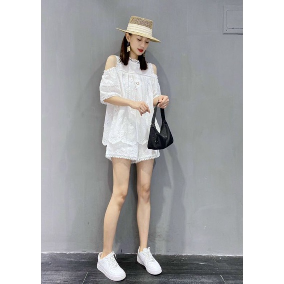 SET Ren Trắng Rớt Vai đi biển