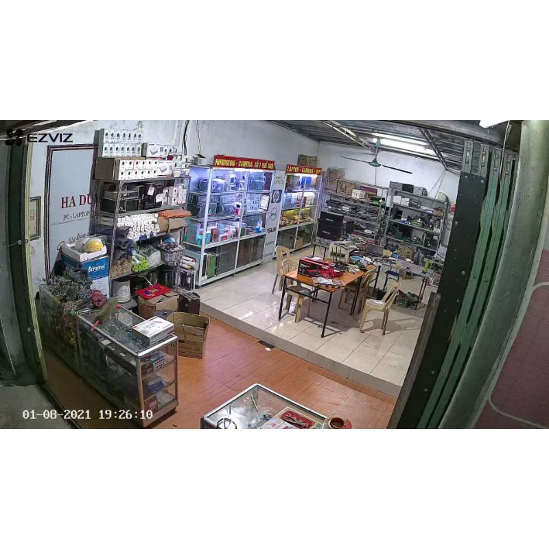 Camera Ngoài trời Xoay 4 chiều EZVIZ C8W có mic thu âm thanh, đàm thoại 2 chiều