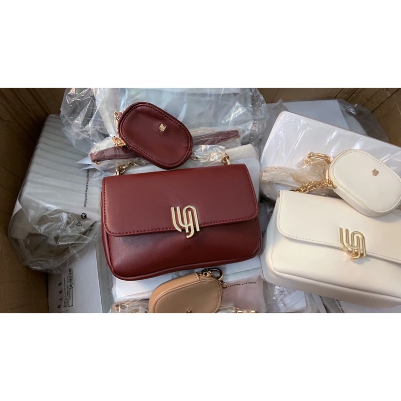 𝑻𝒖́𝒊 lyn đeo chéo