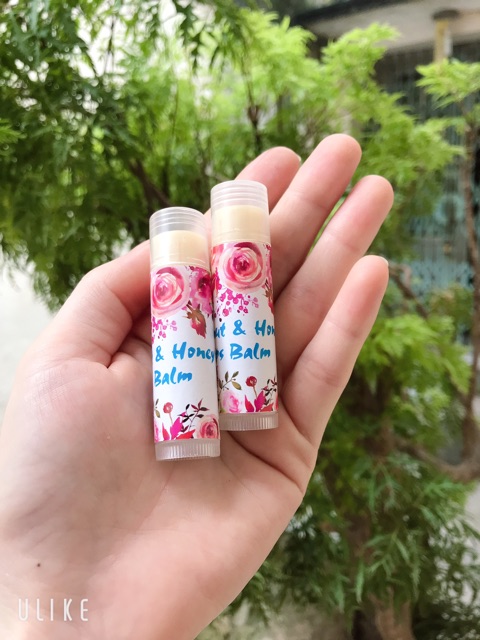 Chai lăn dưỡng môi dầu dừa , dầu gấc , son sáp ong dầu dừa | BigBuy360 - bigbuy360.vn