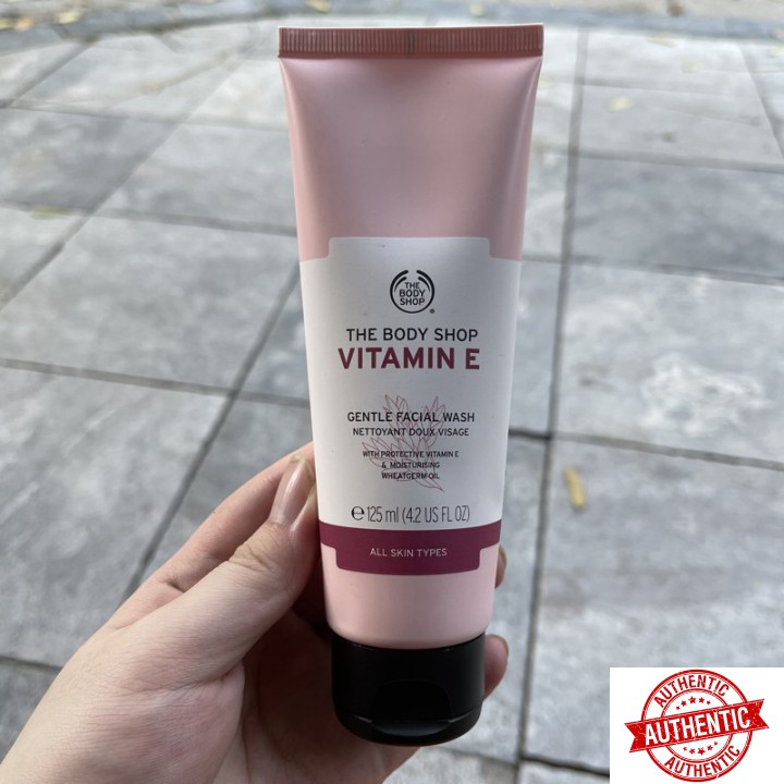 [Mã giảm giá mỹ phẩm chính hãng] Sữa Rửa Mặt Làm Sạch Nhẹ Dịu - The Body Shop Vitamin E Gentle Facial Wash 125ml