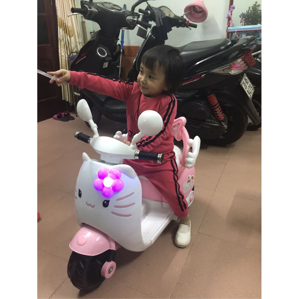 XE MÁY ĐIỆN TRẺ EM - HELLO KITTY