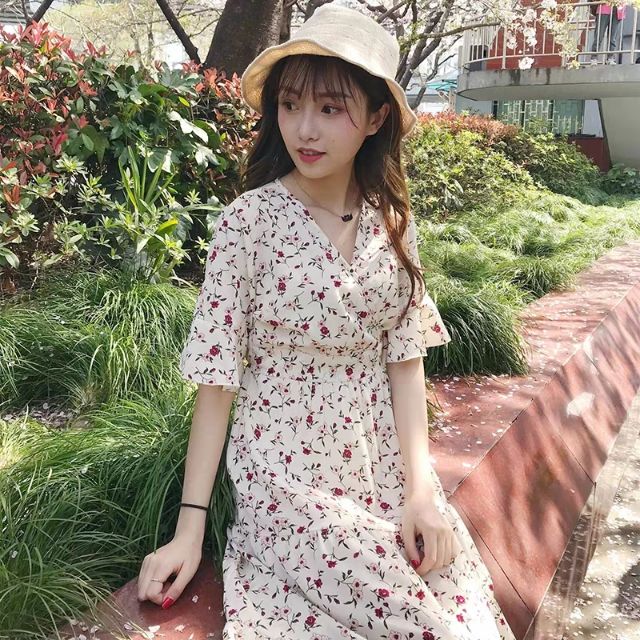 Váy hoa nhí đuôi cá tay lỡ cổ V có sẵn | BigBuy360 - bigbuy360.vn