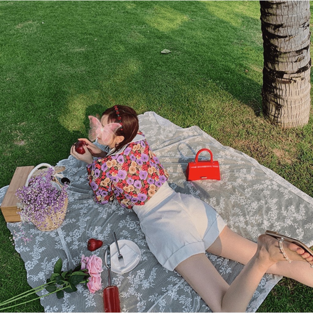 Thảm ren thêu hoa picnic chụp ảnh, vải nền trang trí, vải ren rèm cửa sổ Hàn Quốc - Décor nhà Sò