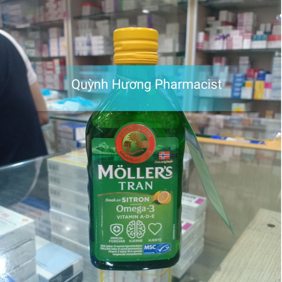 Dầu gan cá tuyết hương chanh MOLLER'S TRAN bổ sung Omega 3 cho bé.