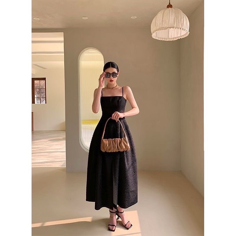 Đầm 2 dây dài xẻ tà vải xốp sang chảnh hàng taobao