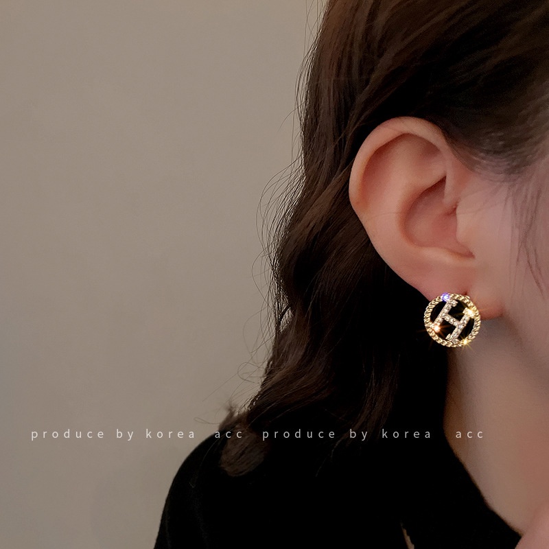 Khuyên tai chốt bạc 925 đính đá zircon nhân tạo mặt hình tròn trang trí hình chữ H thời trang Pháp đơn giản và nhỏ nhắn