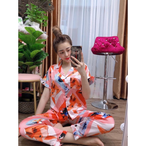 Bộ dài cộc satin hoa viền bèo