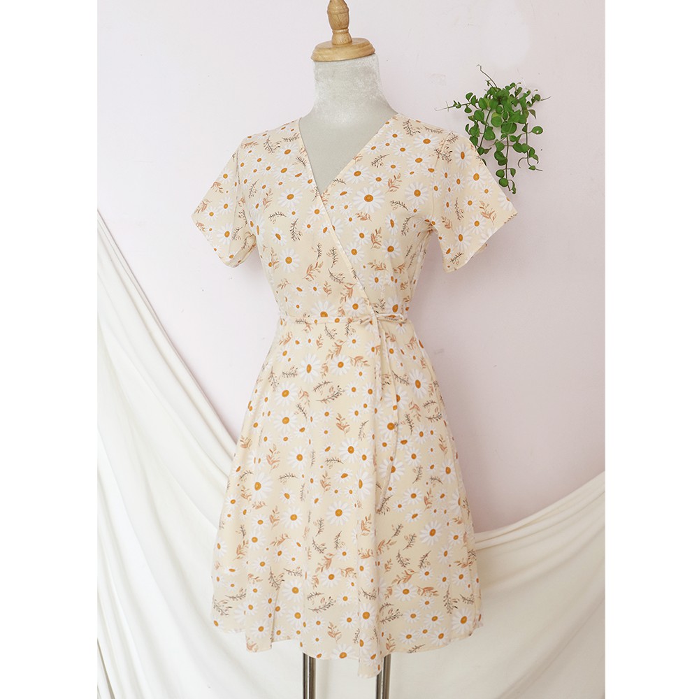 Đầm váy nữ hoa cúc, dáng xoè cổ chữ V xinh xắn, dễ thương RD045 | BigBuy360 - bigbuy360.vn