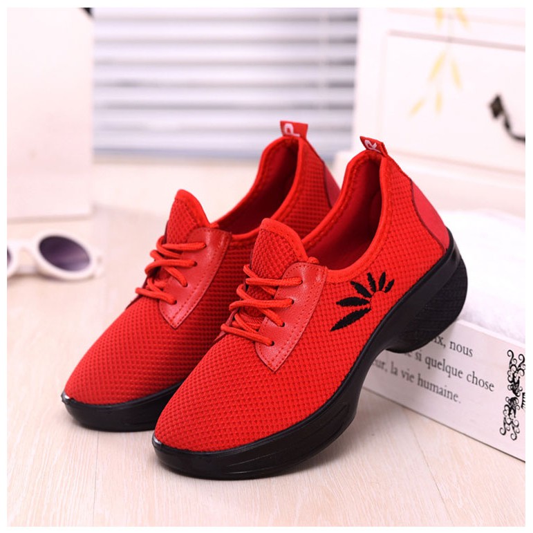 Flat Shoses New Spring And Autumn 2021 Square Dance Female Footwear Gum With Mesh Sports Dancing Shoes Old Beijing Cloth