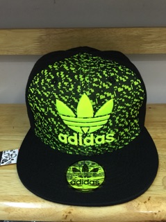 Mũ snapback Addidas đen MHH288
