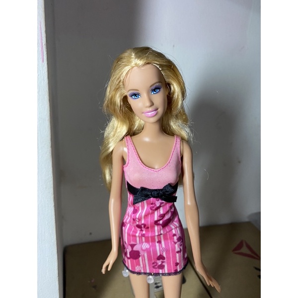 Búp bê Barbie mặt xinh