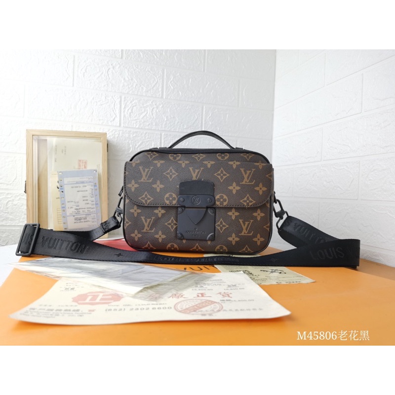 Túi đeo chéo nam nhiều ngăn thiết kế nhỏ gọn tiện dụng thương hiệu thời trang cao cấp Louis Vuitton LV