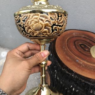 Đèn dầu khắc hoa phù dung gốm sứ Bát Tràng