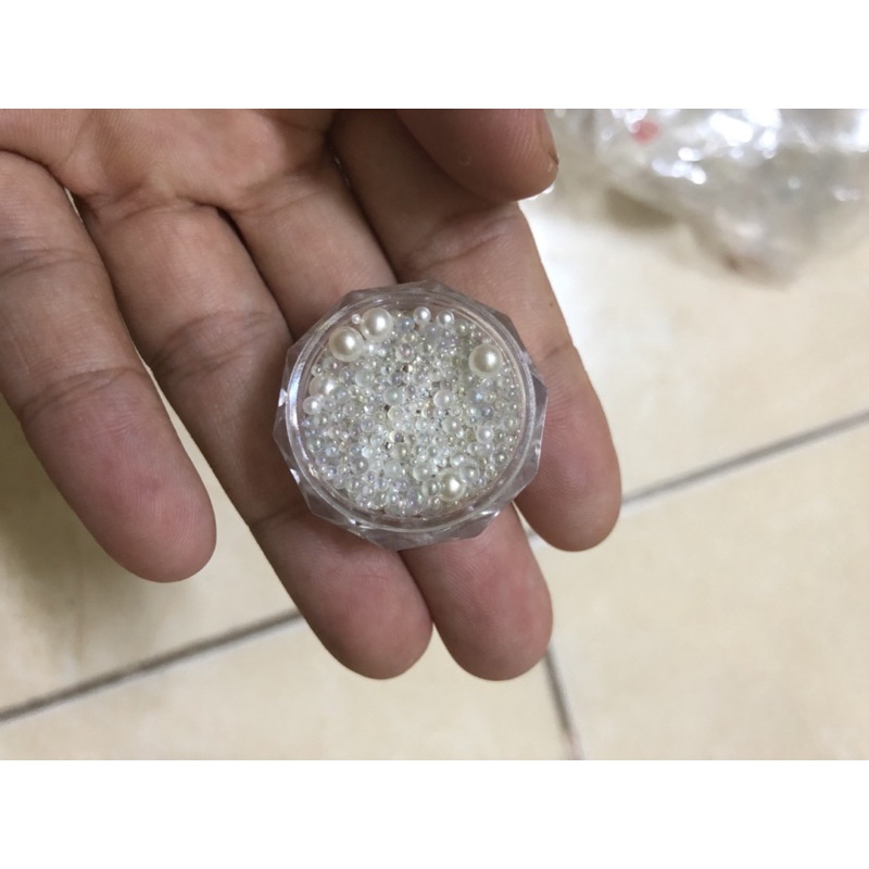 Hộp hơn 100 hạt trang trí móng siêu đẹp đủ mọi kích thước