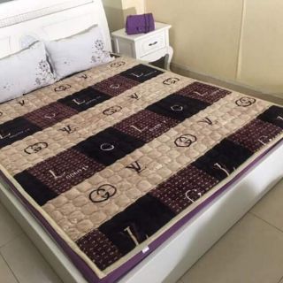 Thảm trải giường