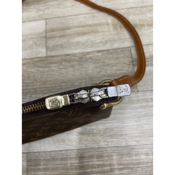 Túi si da thật LV