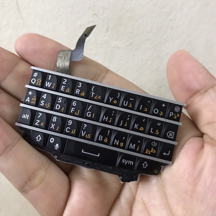 Bán phím blackberry q10 zin bóc may hình thức 96%