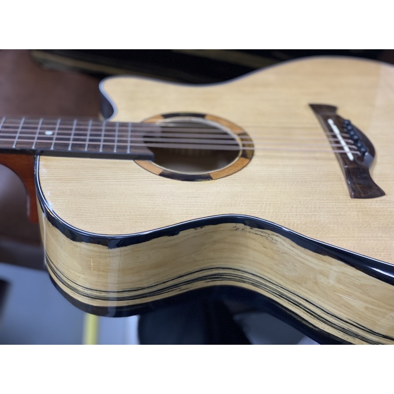 Đàn Guitar Acoustic Mã ST-X4 Có Vát Bavel Top Thông Nguyên Tấm Back Side Landspace Chính Hãng ST.Real Guitar Sài Thành