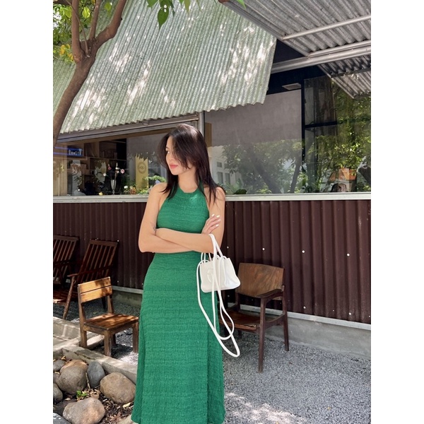 Beachclub-Đầm cổ yếm thun nhún xoắn lưng