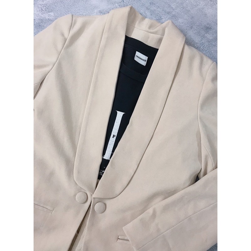 Áo blazer freesize màu kem Charmbytea