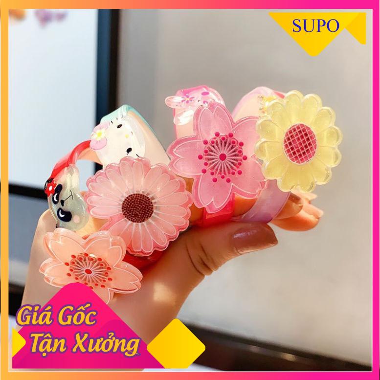 Vòng tay xinh xắn ngộ nghĩnh cho bé gái, hoa có thể xoay tròn rất xinh và đáng yêu