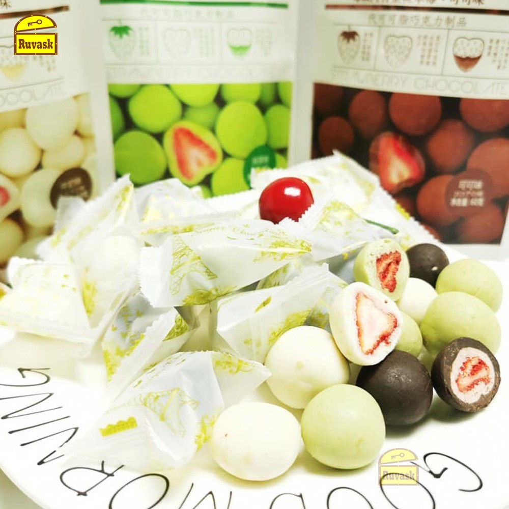 Kẹo Socola Bọc Dâu Tây Sấy Khô - Kẹo Chocolate Bọc Dâu Truyền Thống / Matcha Trà Xanh / Sữa - Đồ Ăn Vặt Ruvask