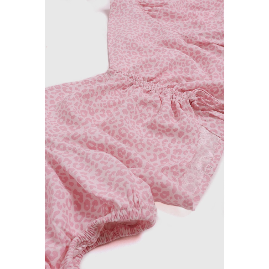 Áo croptop Maybi ôm hoạ tiết hồng nền trắng phối rút nhún tay phồng