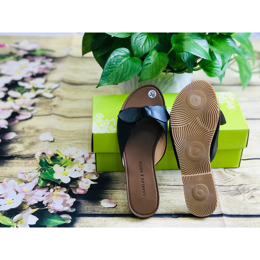 Dép nữ bệt đính nơ xinh xinh.