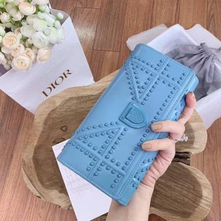Ví dài cho chị em gái