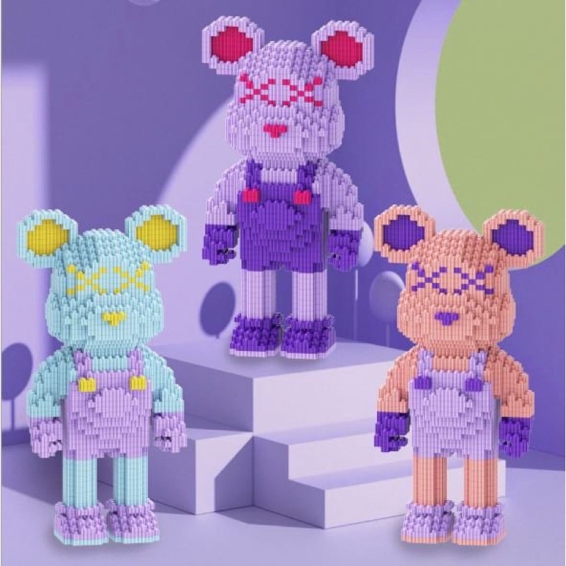 Mô hình gấu Bearbrick tặng kèm búa và đèn