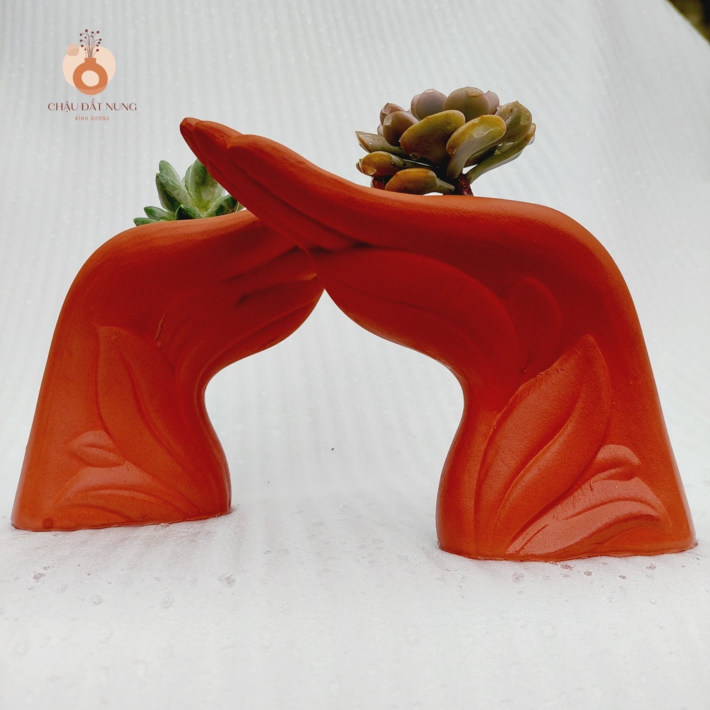 Chậu đất nung, Chậu sen đá - Bàn tay của người tôi yêu, miệng chậu 6cm, chiều cao 15cm