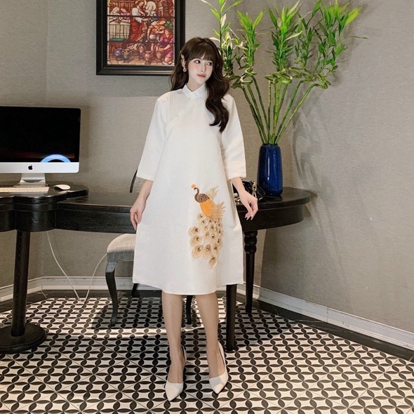 Váy bầu cách tân mẫu mới cho mẹ bầu diện tết cực xinh-Đầm bầu gấm họa tiết cho mẹ diện Tết và sự kiện