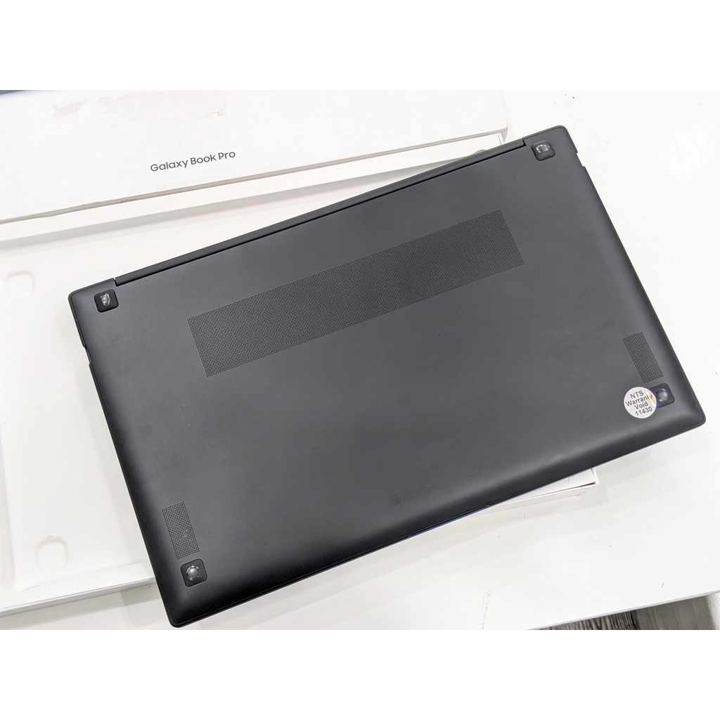 Laptop Samsung Galaxy Book Pro 15.6'' Core i7 Gen 11 -1165G7 Ram 16GB SSD 1TB Fullbox . SIÊU MỎNG - NHẸ Tại Playmobile