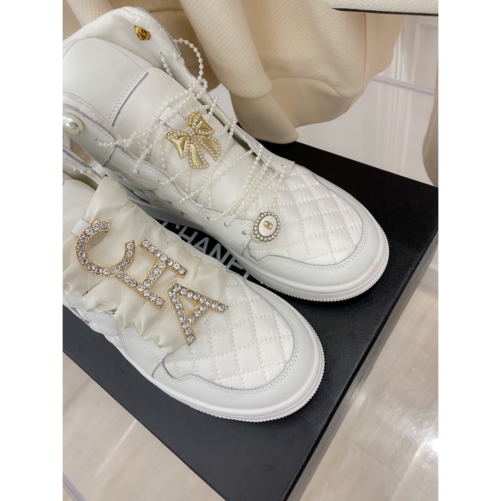 Già sneaker nữ cao cổ da thật cao cấp 𝘾𝙝𝙖𝙣𝙚𝙡 𝘾𝙝𝙖𝙣n𝙚𝙡 CN kiểu dáng nữ tính, trẻ trung