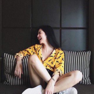 Áo sơ mi vàng