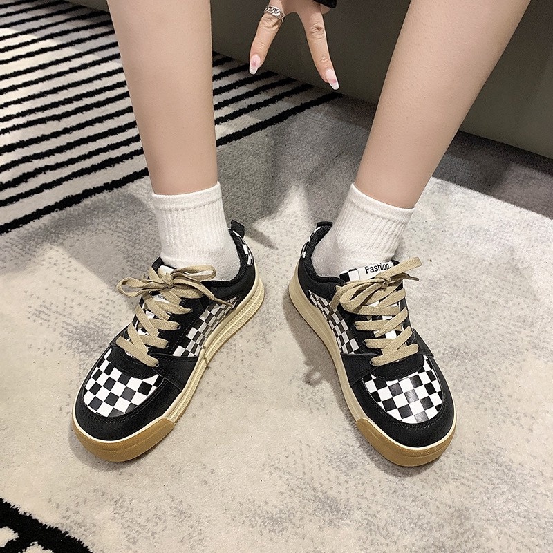 Giày MWC 0641 - Giày Thể Thao Nữ Đế Bánh Mì, Sneaker Da Đế 3CM Họa Tiết Caro Trendy