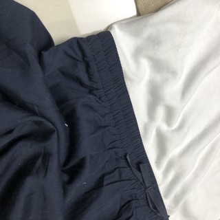 Váy có cổ xuất dư cho bé