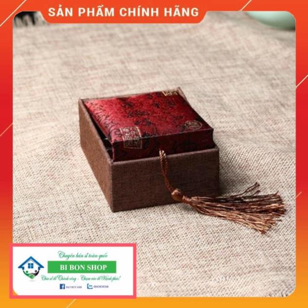 Hộp vuông đỏ size S