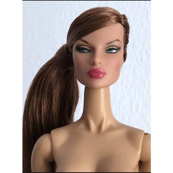 Búp bê Integrity Fashion Royalty Eugenia Perrin Frost