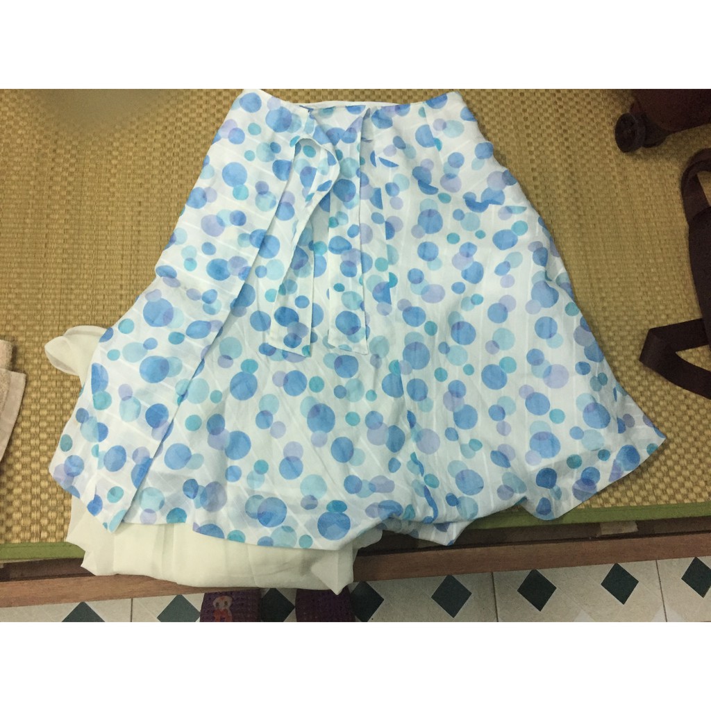 Váy poly chấm bi vạt rời
