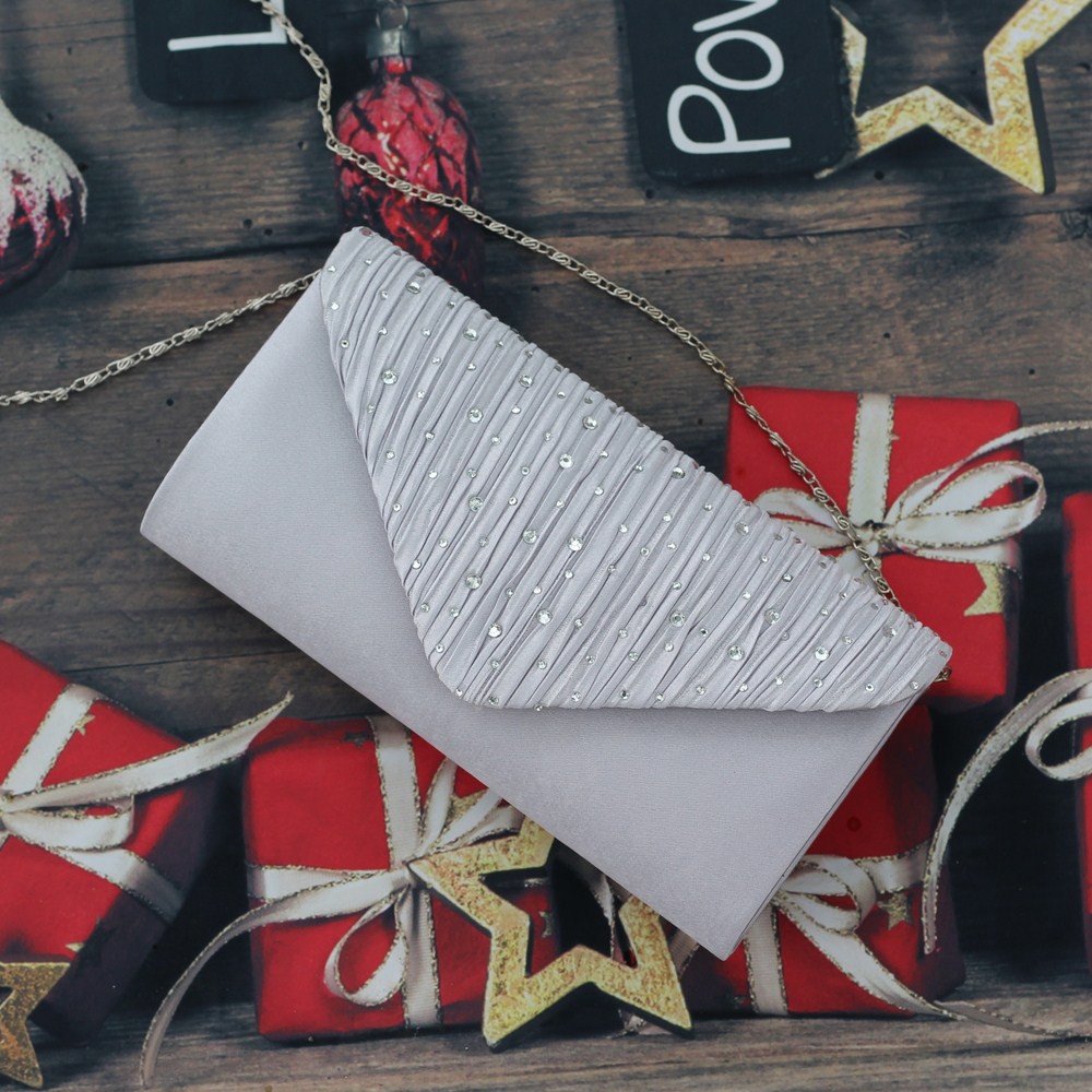 Túi Đeo Chéo Clutch Dáng V