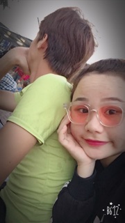 Kính v nhỏ trong suốt