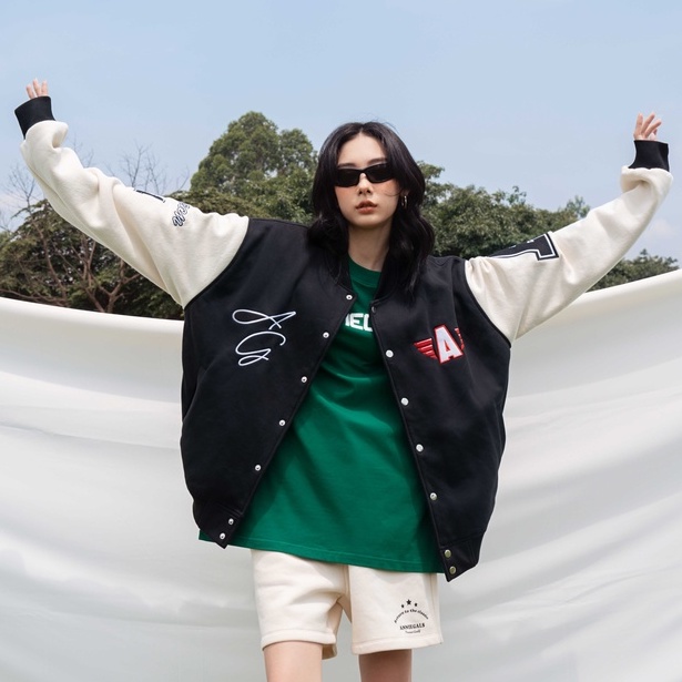 Anniegals - Áo khoác bomber bóng chày họa tiết thêu - Future Vasity Jacket