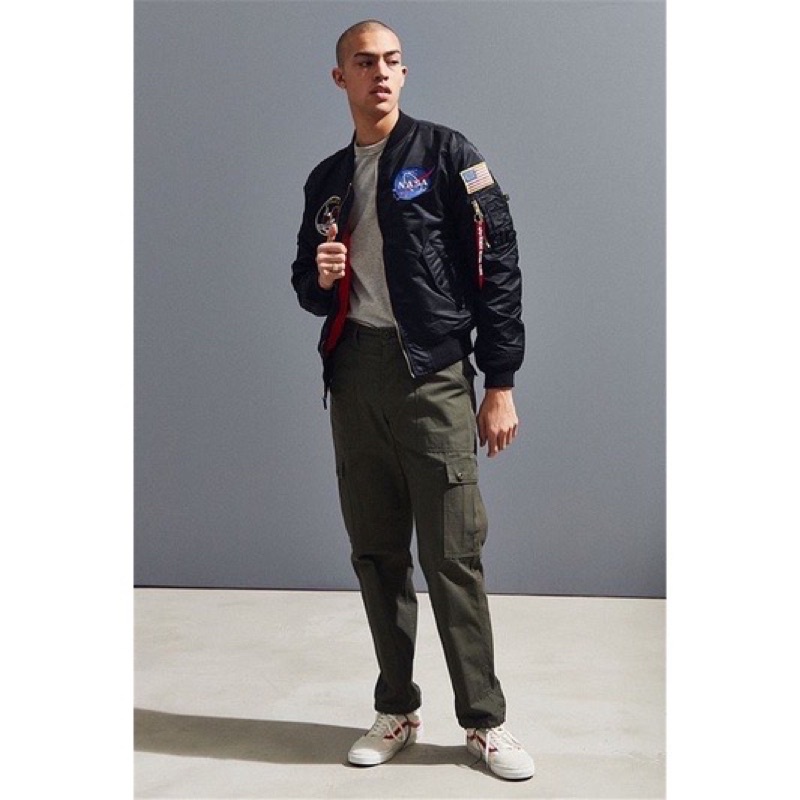 Áo bomber thêu hình logo ❤️‍🔥❤️‍🔥❤️‍🔥