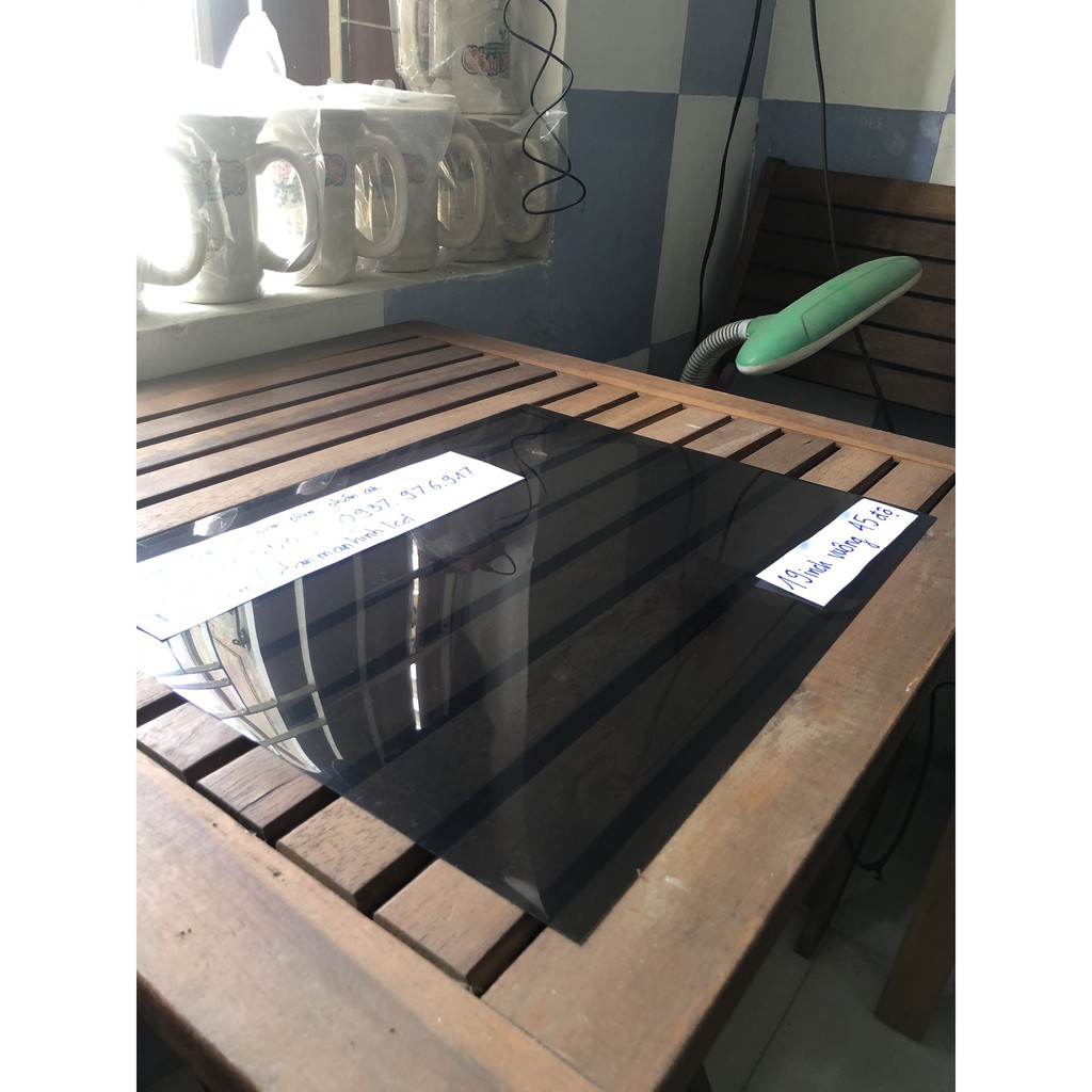 Phim phân cực 17 in 19 in vuông dùng để dán màn hình LCD, tivi, hmi,laptop, điện thoại ,tặng dao,khăn lau,hướng dẫn dán