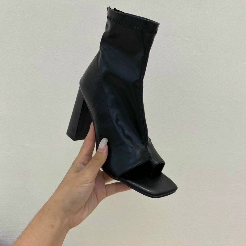 Bốt boot kẹp xỏ ngón da lì khoá sau gót trụ fullbox hàng quảng châu cao cấp