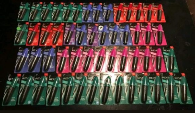 Mascara Revlon tông đen | BigBuy360 - bigbuy360.vn