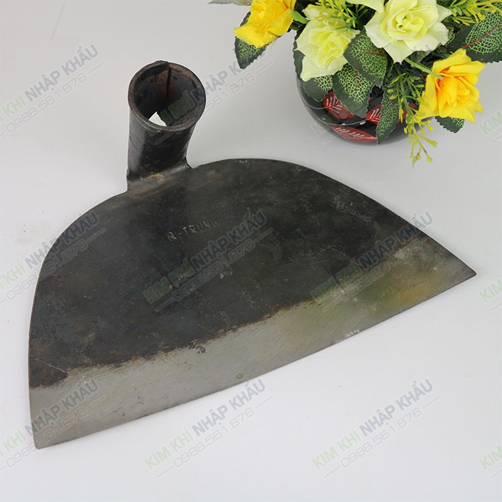 Cuốc dùng làm vườn loại to không cán - D68