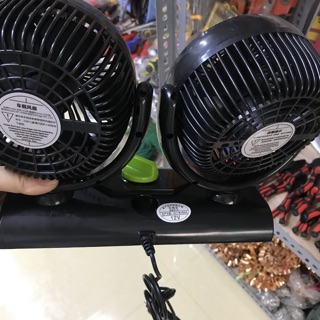 Quạt 2 cánh mini trên oto